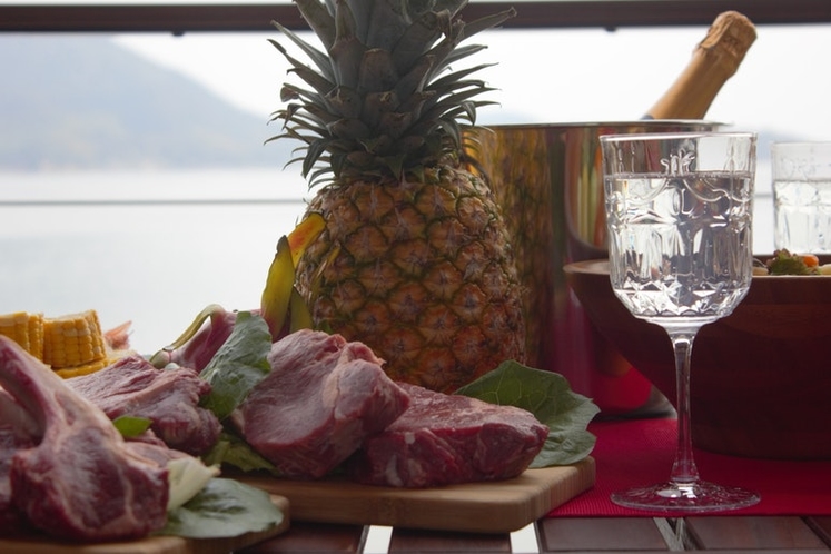 瀬戸内海の絶景を見ながらのお酒は、最高です