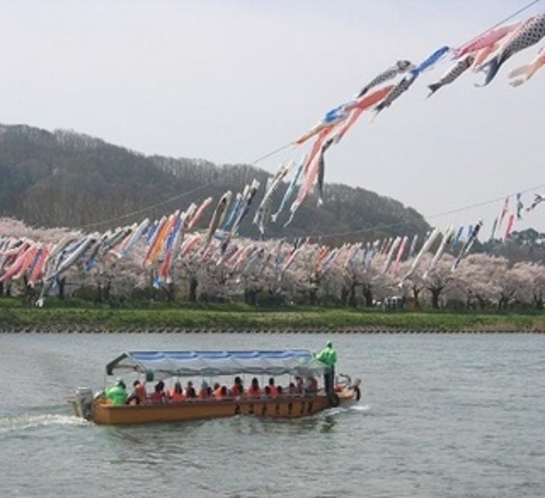 ●北上さくら祭り　渡し舟