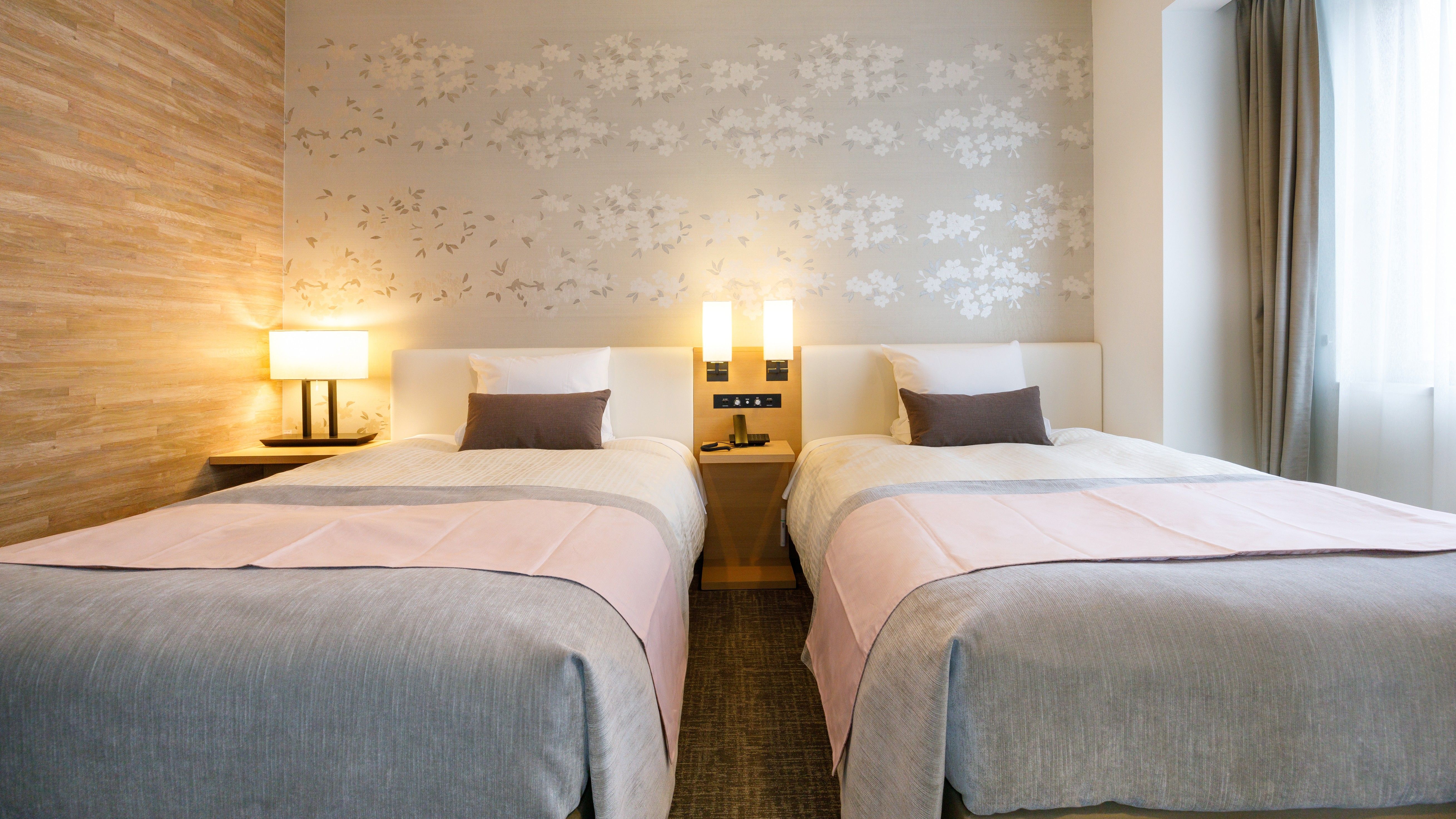 【コンセプトルーム 北上ウッド】30平米　ベッド：幅120cm&times;長さ195cm 2台