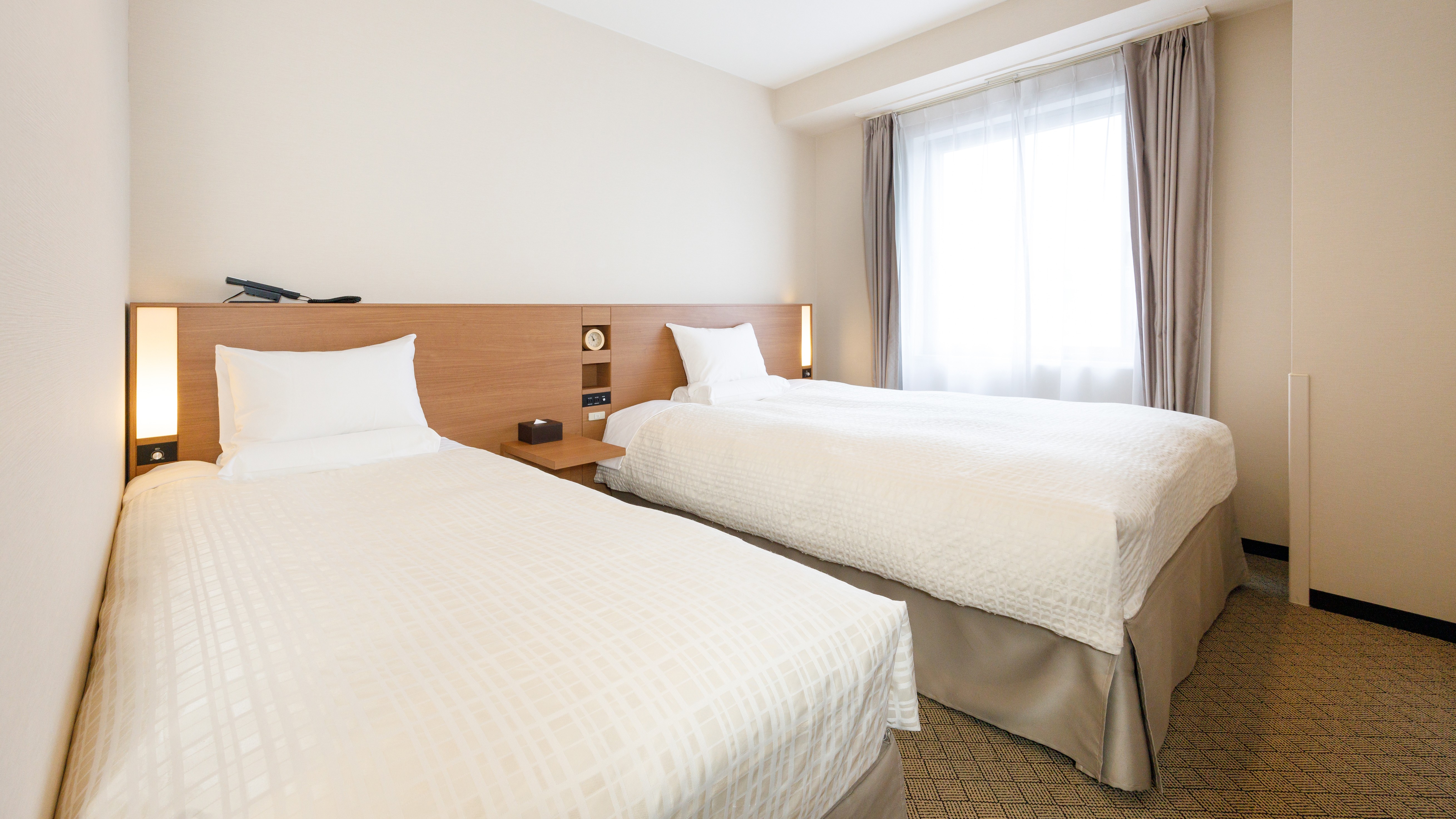 【デラックスシングル ツインユース】17平米　ベッド：幅140cm&times;長さ205cm 1台 エキストラ