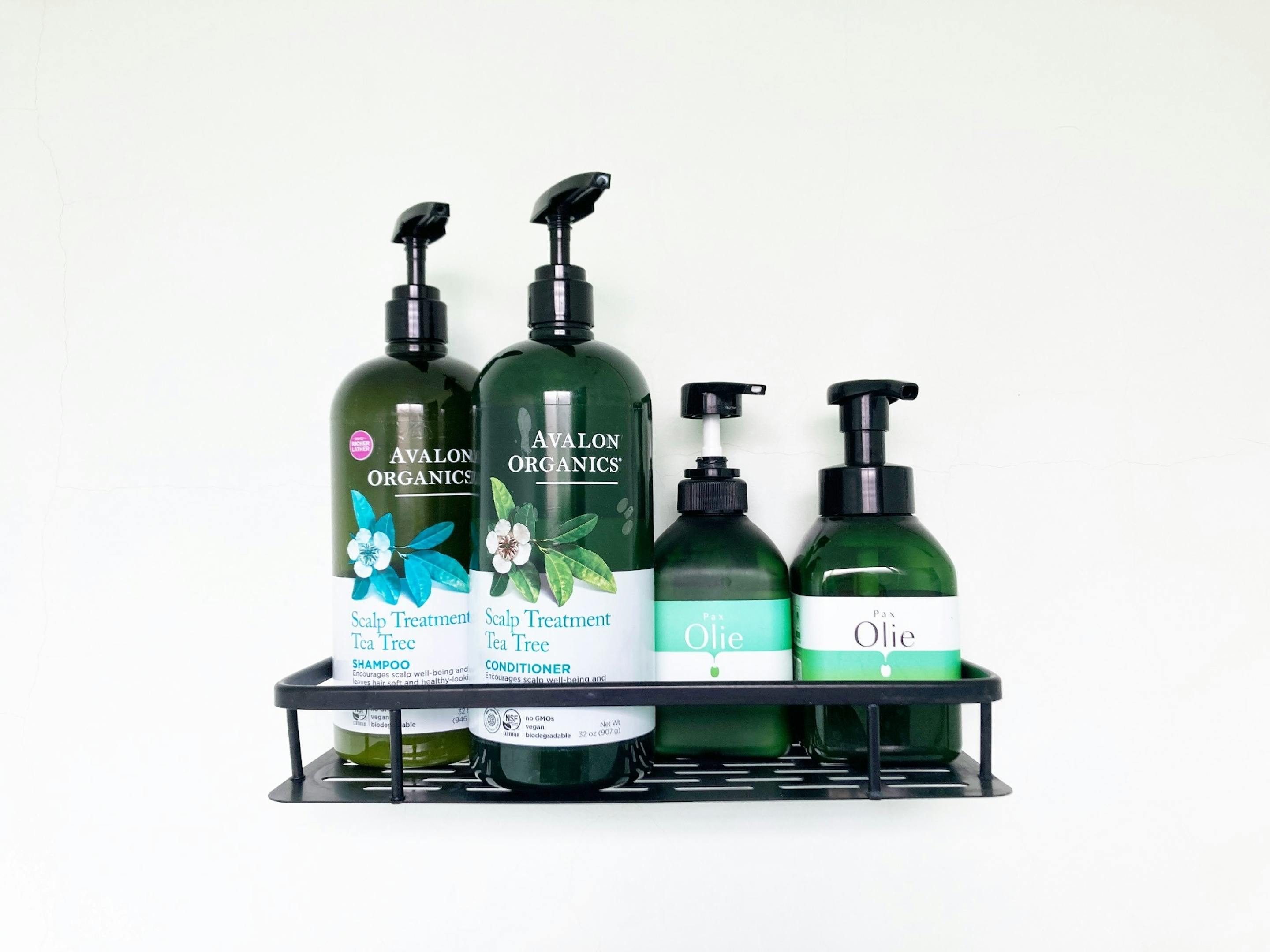 シャンプーとコンディショナーはAVALON ORGANICS、ボディソープはPAX olie