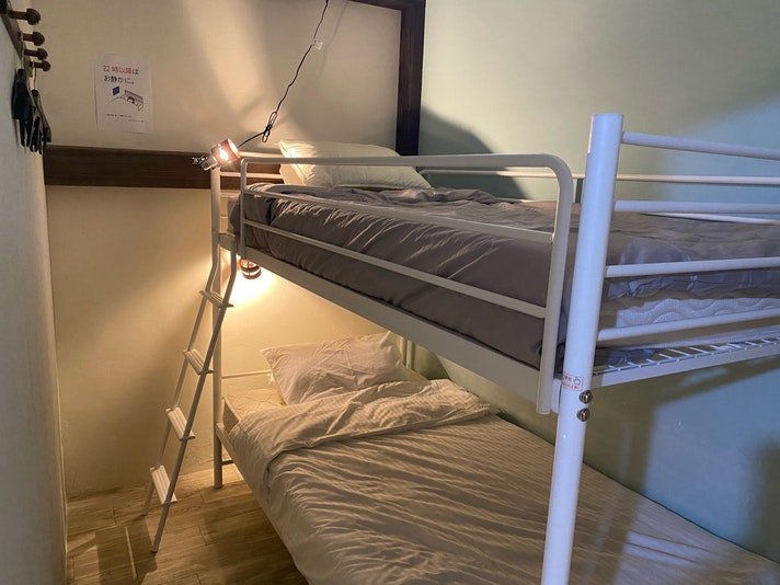 ダブルベッドルーム(男性専用)