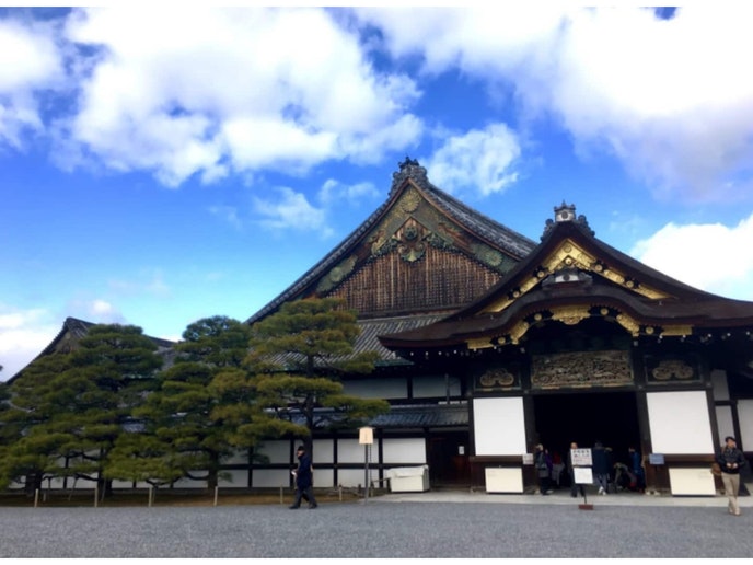二条城 徒歩16分 Nijo-jo 16min on foot.
