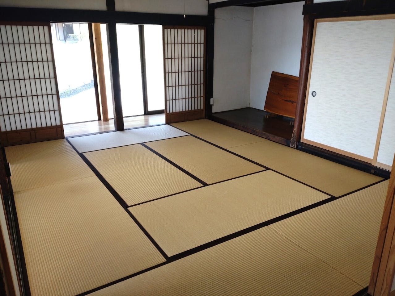 客室1。10畳でゆったりと。