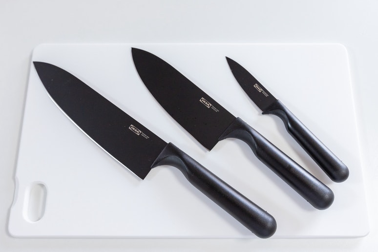 包丁、まな板 kitchen knife, cutting board