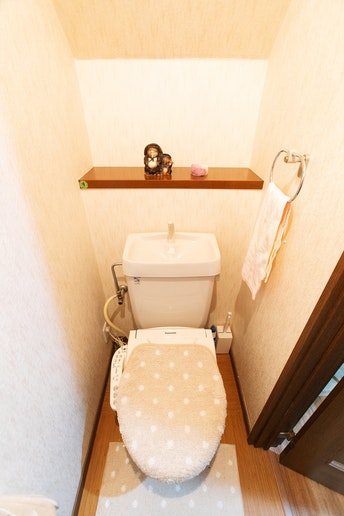 Toilet❶ Located on the 1F.