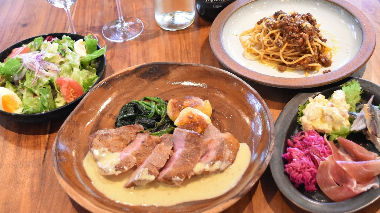 【冬限定】シェフおすすめ肉料理ディナー　元気豚のチーズクリームソース【1泊2食付】