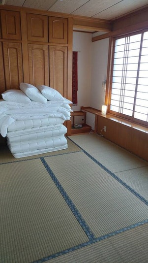 和室部屋ガキ無し 大人3人泊まれます 冷暖房完備