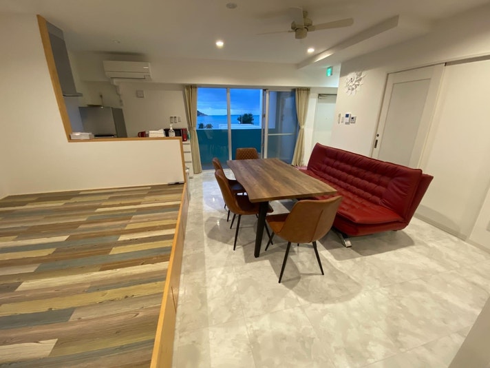 ベランダから海が見えます。