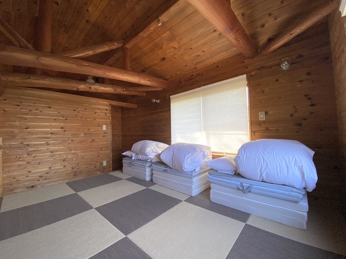 ロフトにもお布団を敷けます。地元が誇る強度抜群で居心地の良い畳をロフトに。