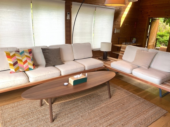 リビングでゆっくりおくつろぎください。