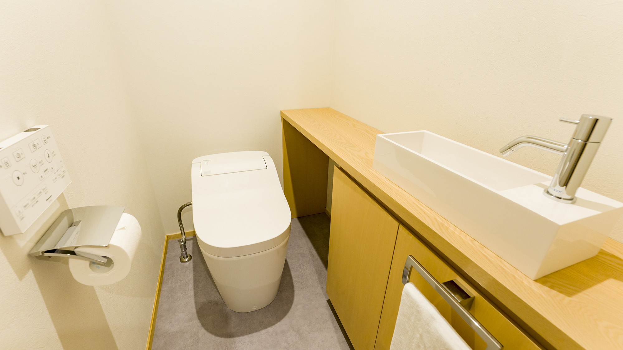 全室共通  / 洗浄機能付きトイレ