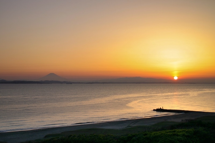 富士山と夕日を一望できる絶景オーシャンフロント