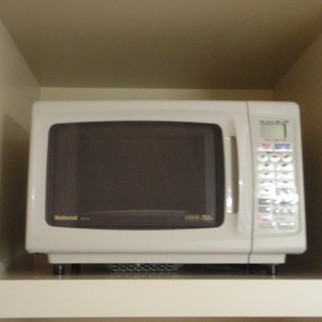[Room with kitchenette] Microwave
