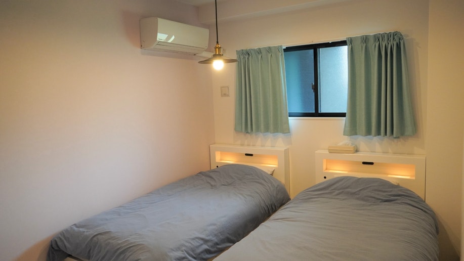 寝室2 シングルベッド2台