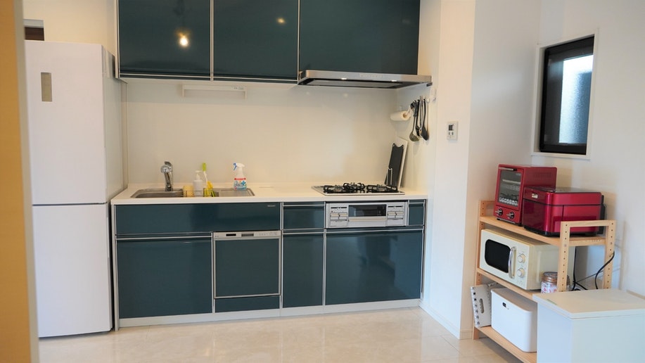 食洗器付きのシステムキッチン