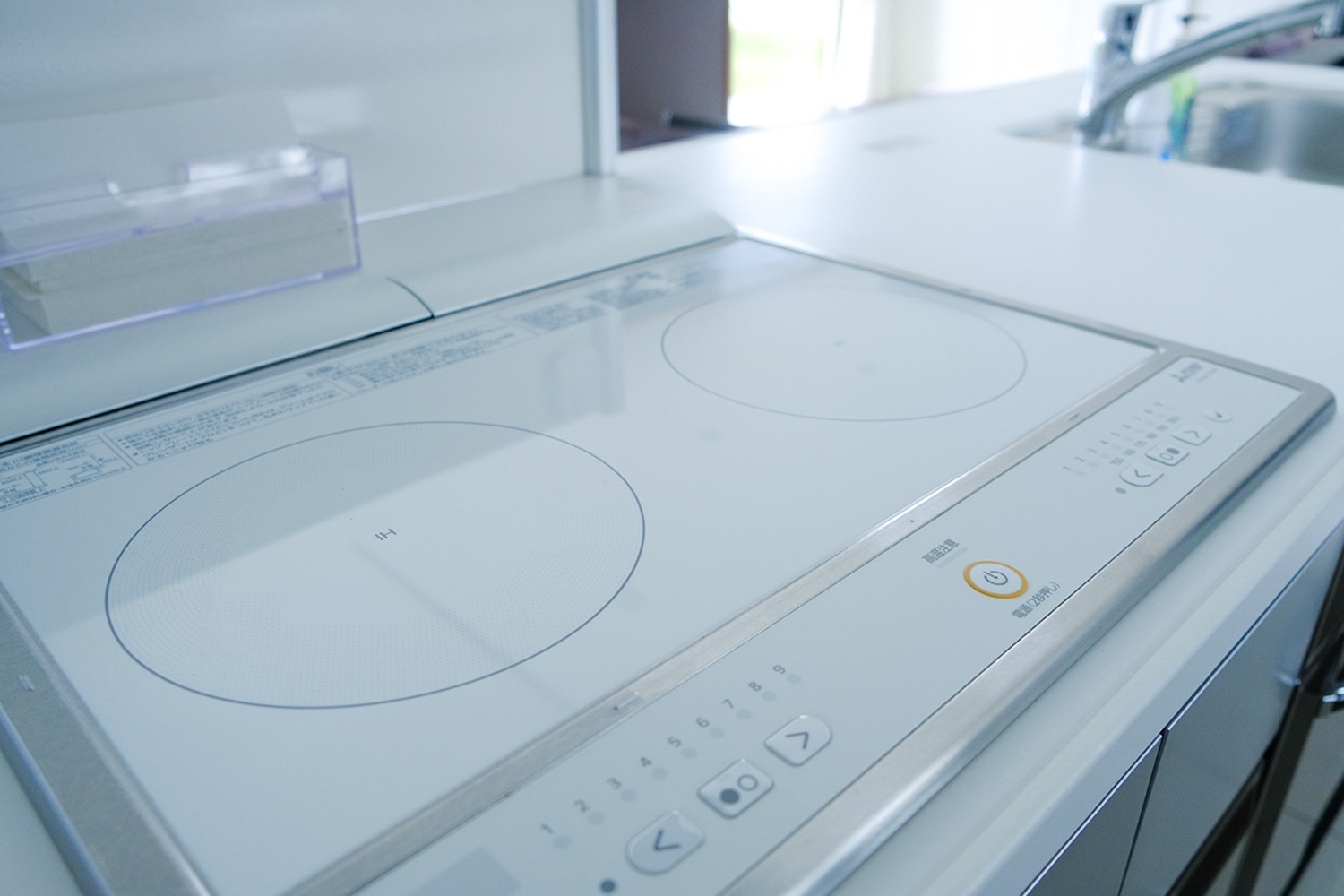 設備｜IHコンロ付のアイランドキッチン。各種キッチンツールも完備