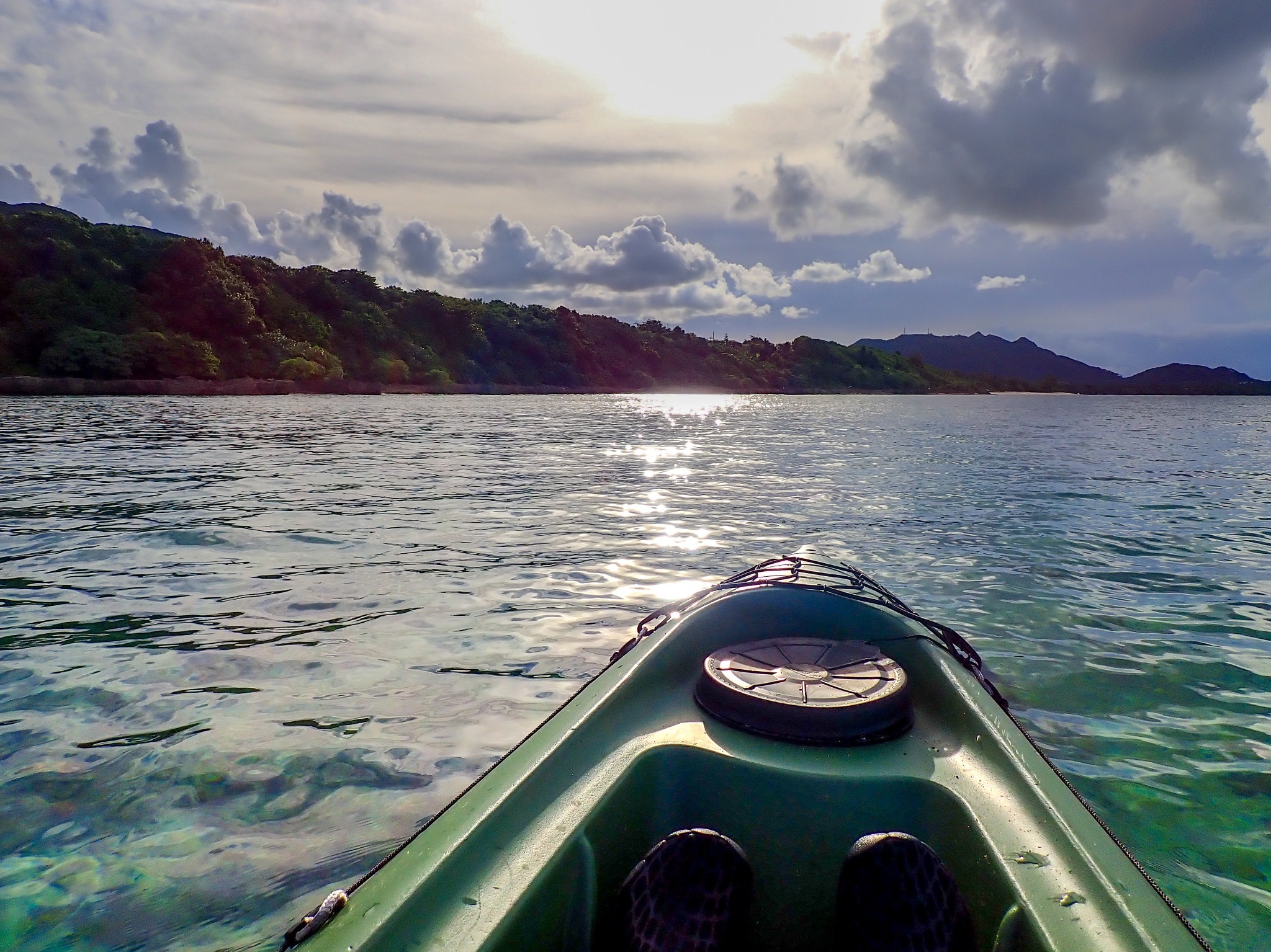 アクティビティ｜波の穏やかやな日は目の前のビーチでカヤックも楽しめます