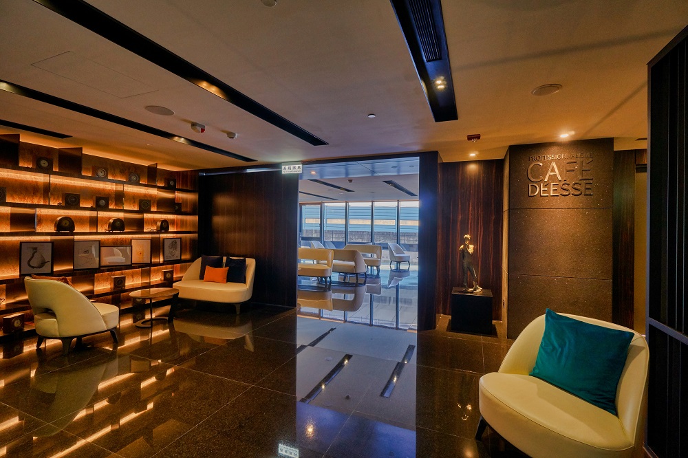 Caf&eacute; D&eacute;esse カフェ