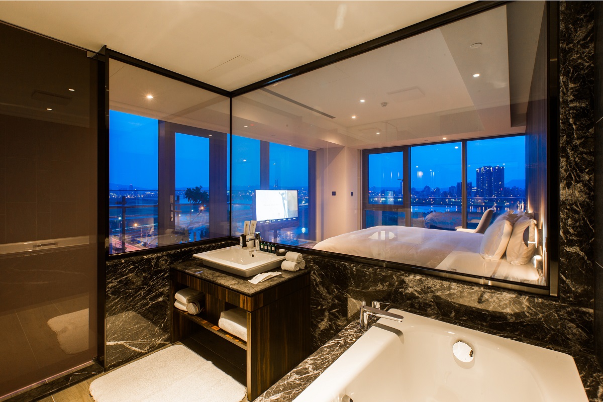 リバースイート