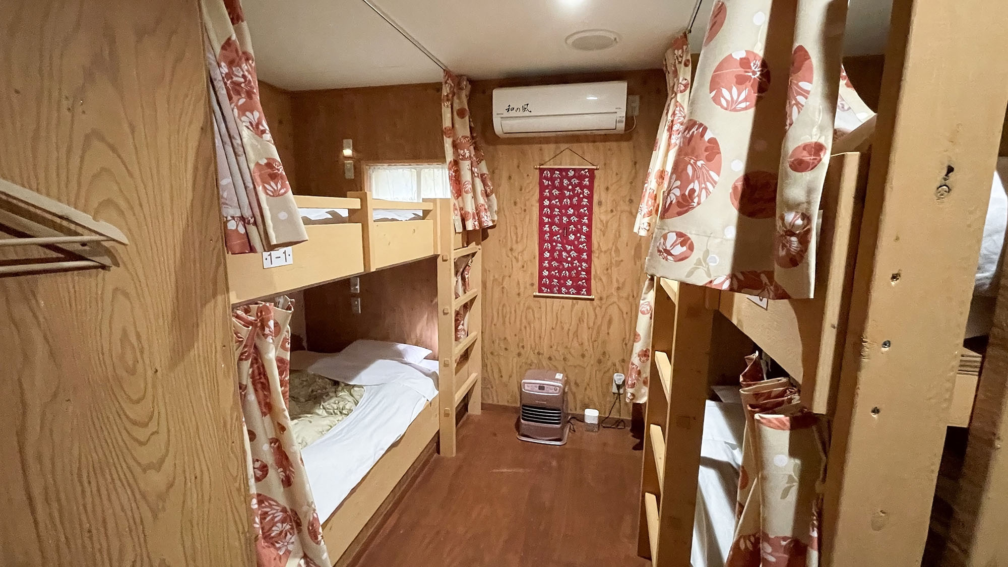 ・【女性専用ドミトリー4人部屋】お一人様はもちろん、女子旅での貸切も可能です