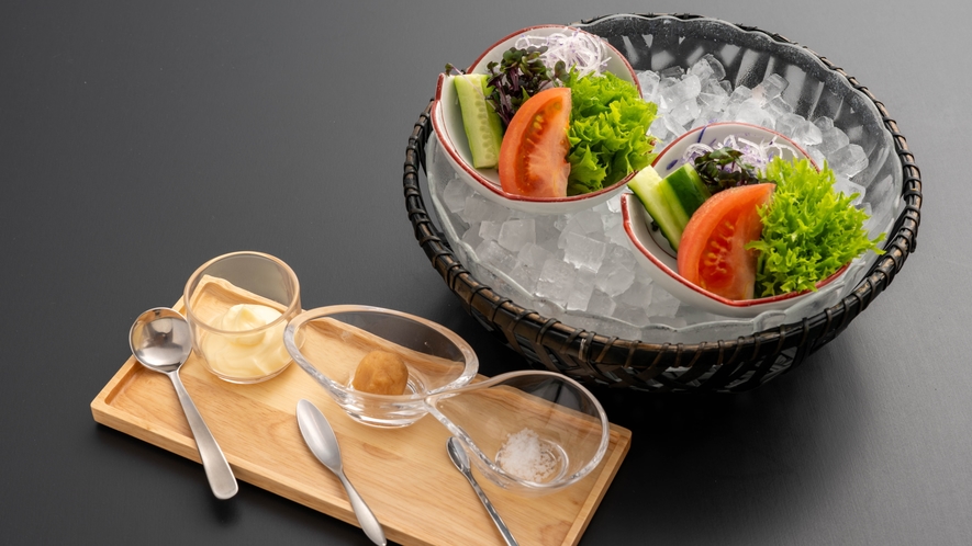【ご朝食】新鮮野菜のサラダ