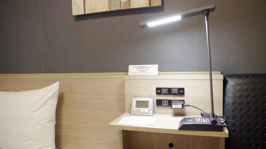 電気スタンド（各客室）