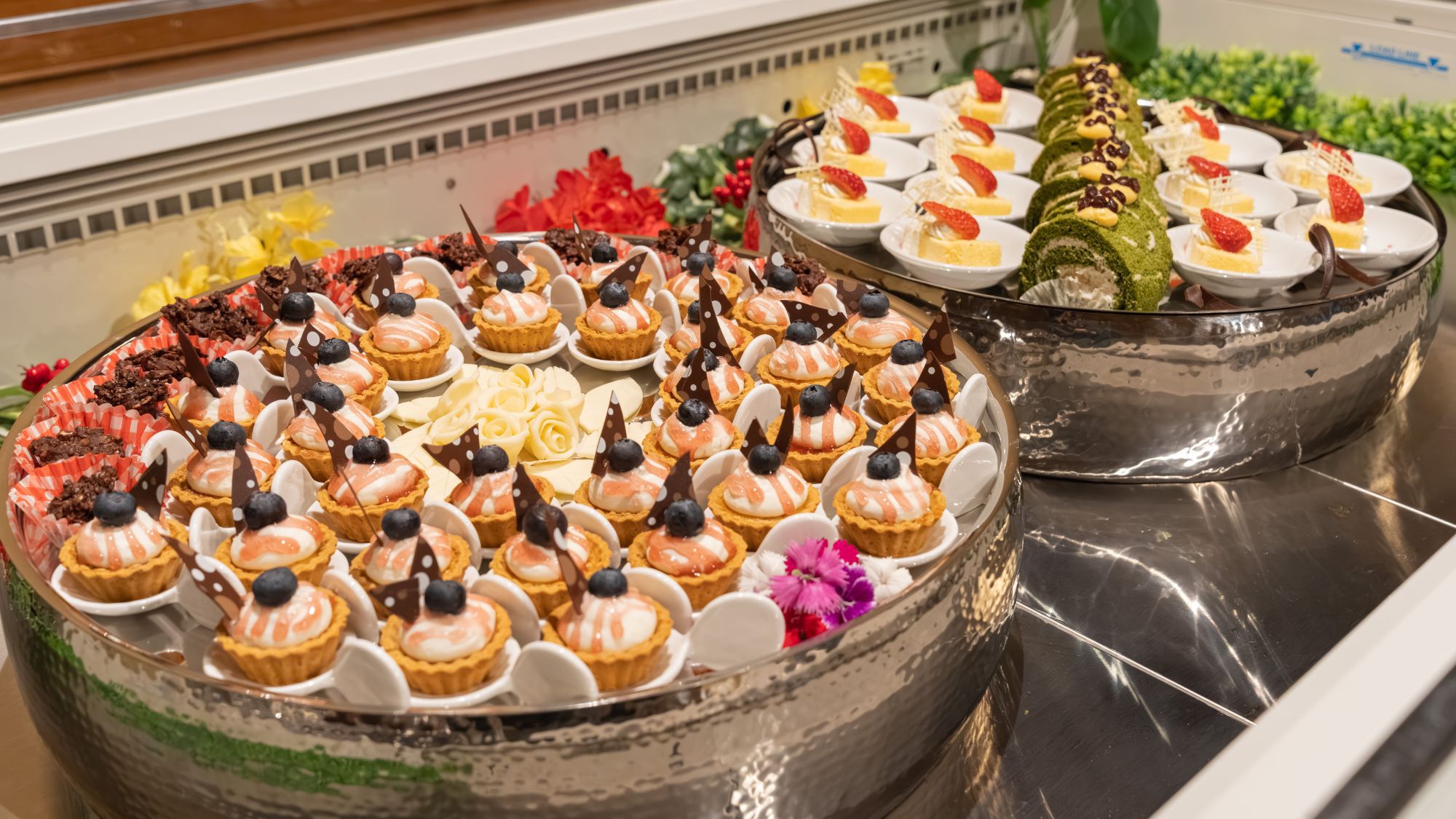 ≪日帰り≫【3/1〜4/23限定■リニューアル記念20％OFF】プレミアム和洋ディナービュッフェ