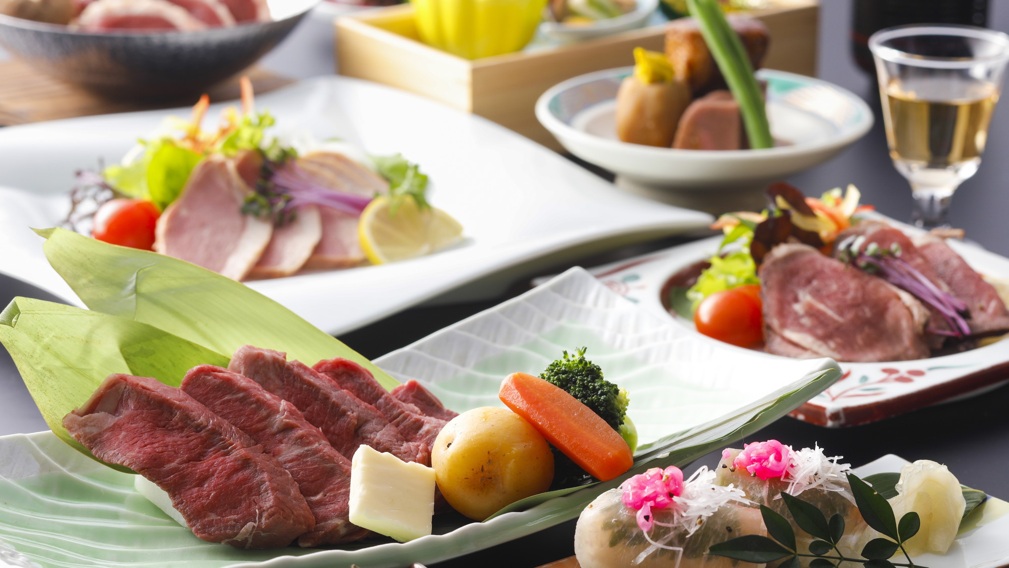 【夕食】会席料理「肉三昧」　※写真は2024年4月から2024年9月までのイメージとなります。