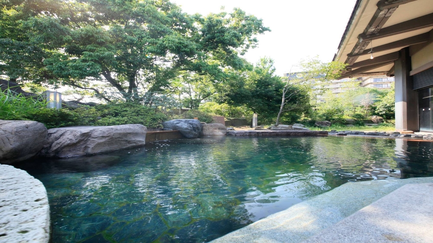 温泉：本館北大浴場「加賀浴殿」露天風呂