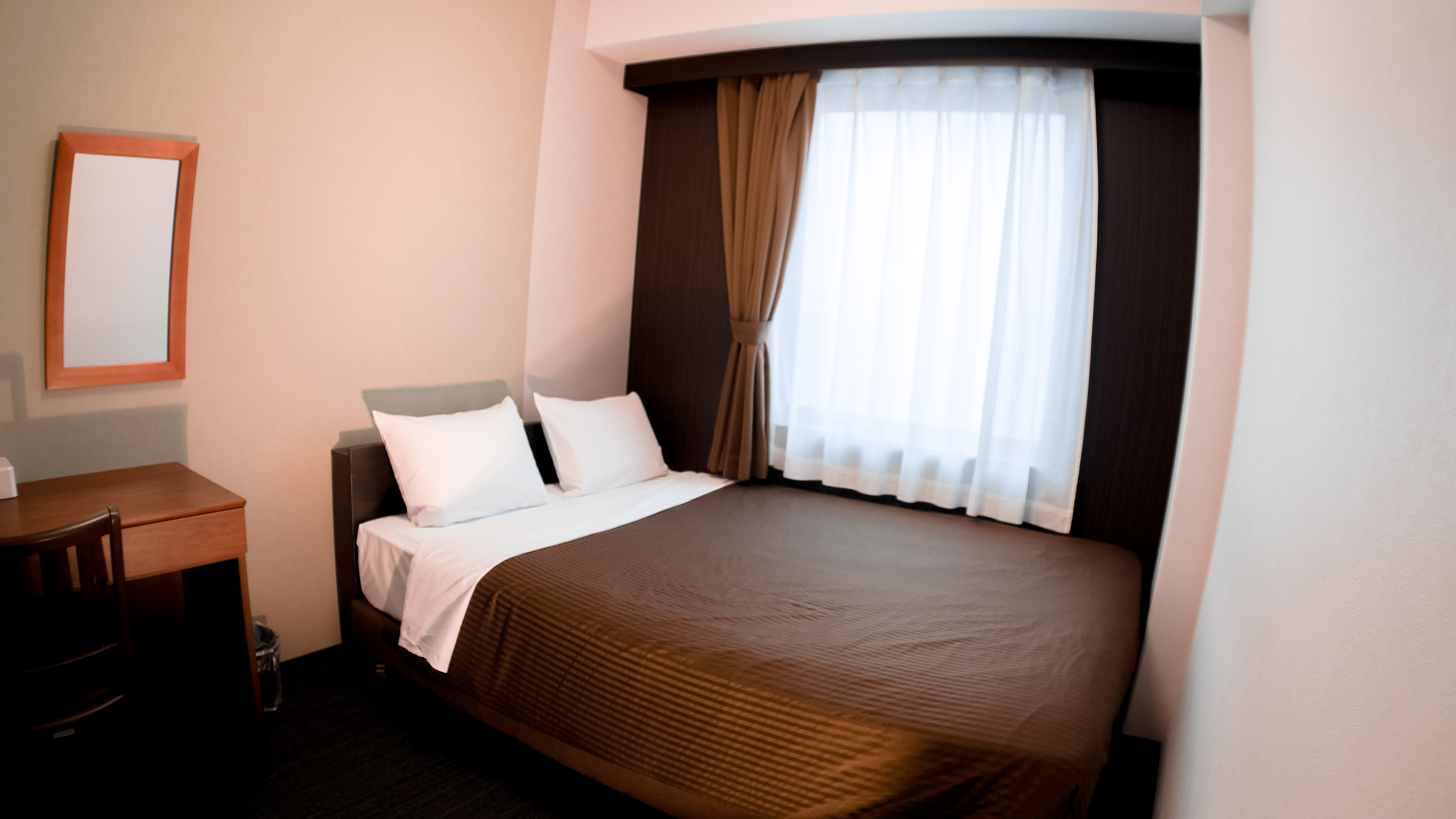 ダブルルーム［140cmベッド1台］