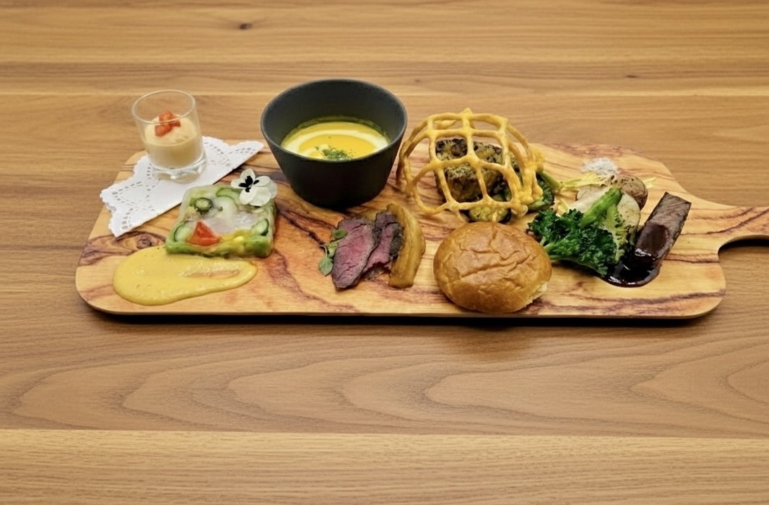 【21時迄チェックインOK】走り切った夜に味わうワンプレートディナー■飲み放題付｜1泊2食