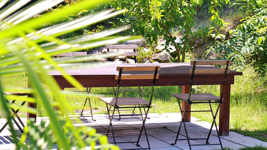 【あんず】屋外にはテラス席