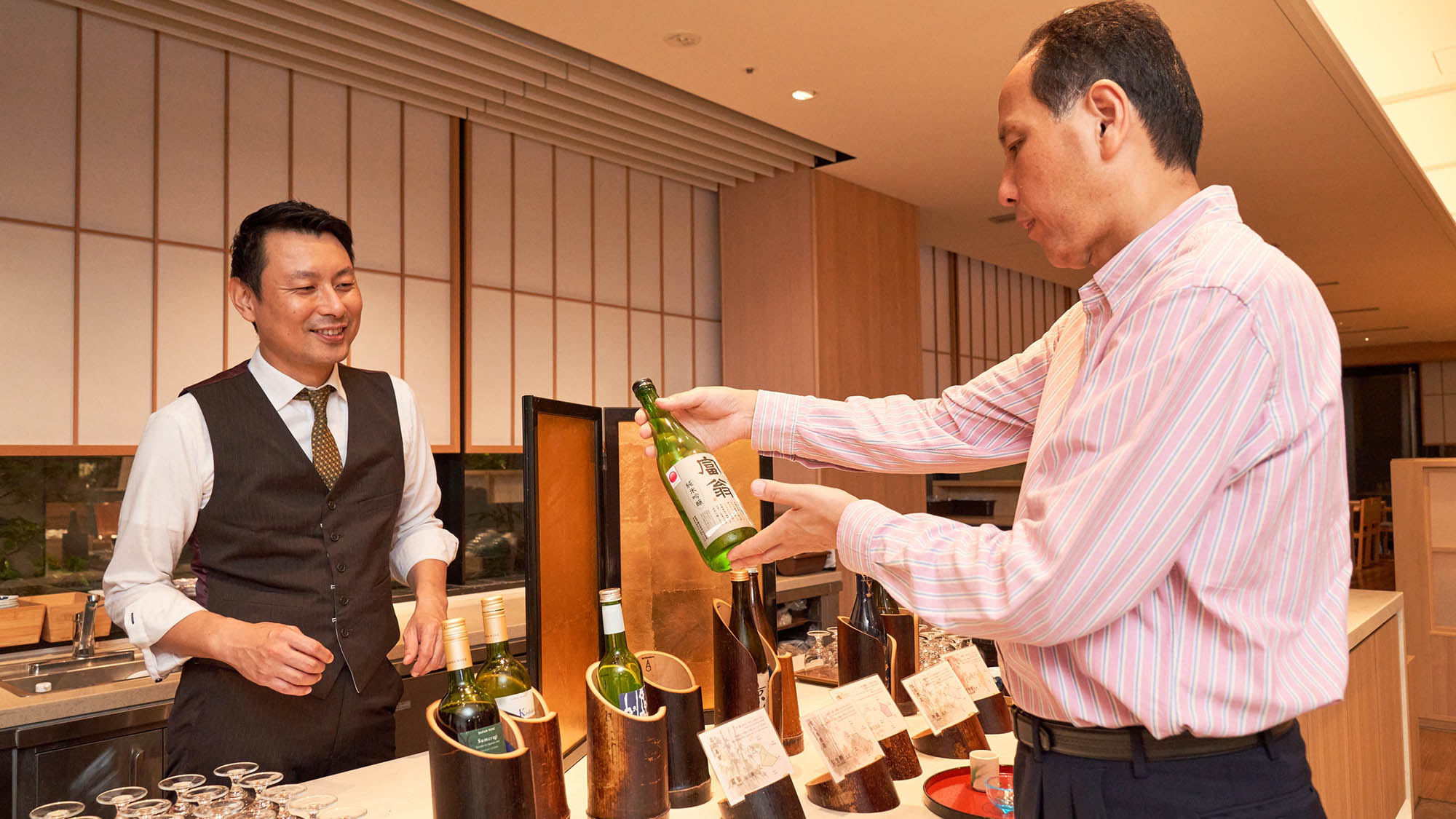 日本酒の飲み比べや京都産ワインでちょっとした贅沢時間