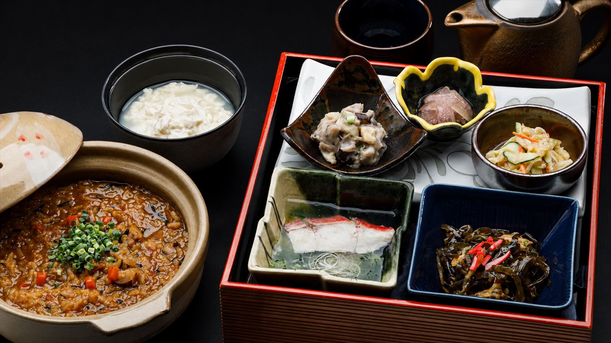 【琉球御膳】お部屋で優雅に味わう沖縄郷土料理＜朝食付き＞