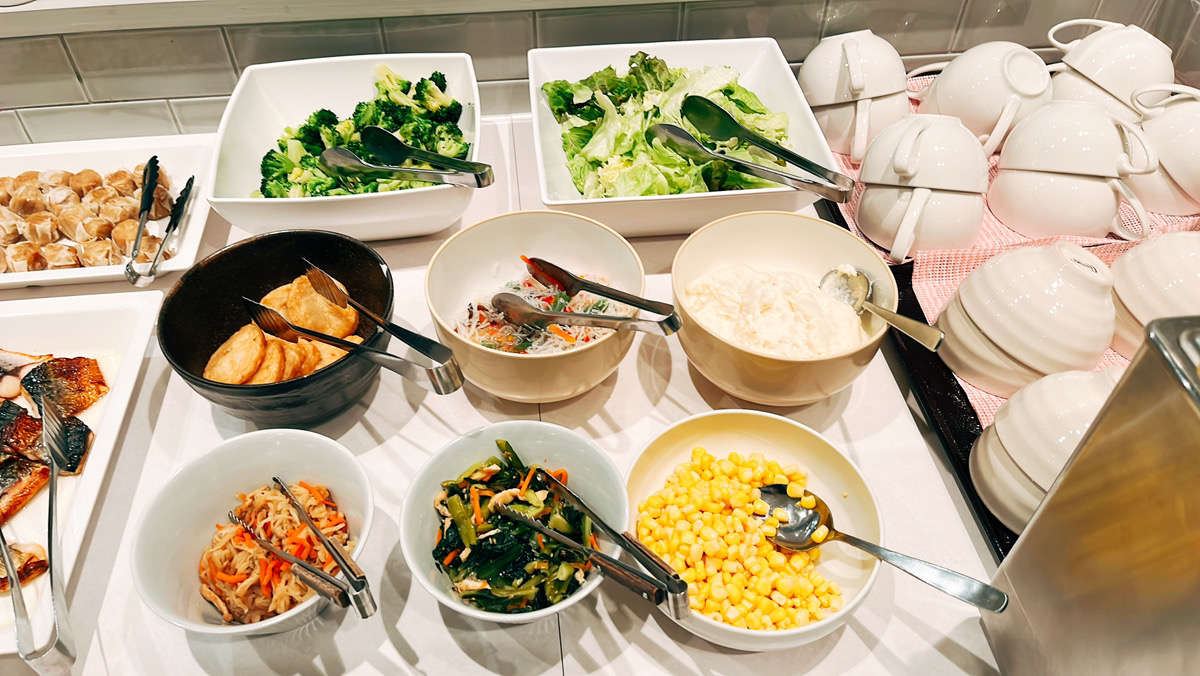 ■朝食ビュッフェ（サラダ、和え物コーナー）※食材は不定期で変わります。