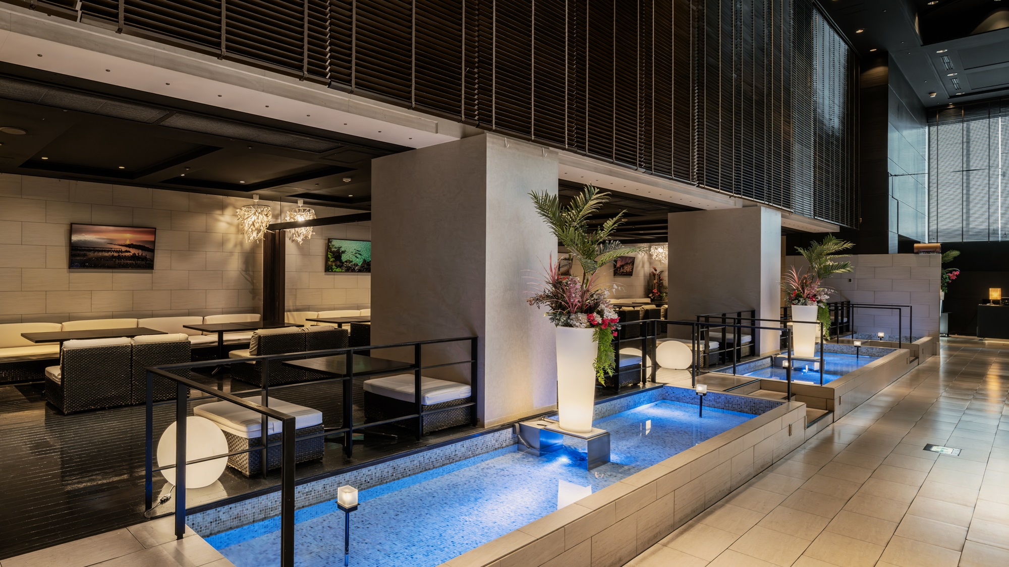LUXE DINING HAPUNA（メインタワー1Ｆ）
