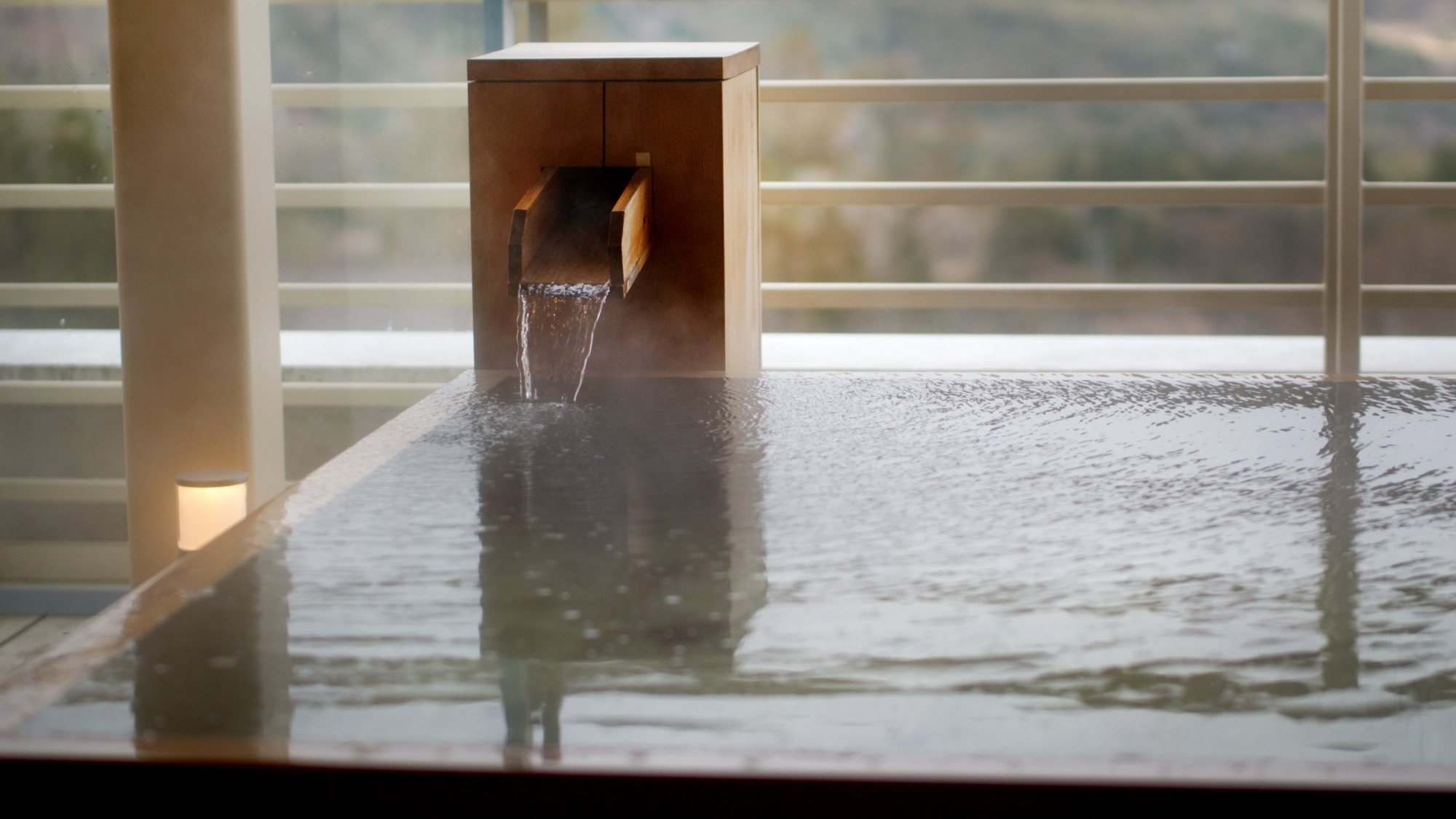【雲海スイート】部屋には専用の露天風呂があり、壮大な景色を楽しみながらご入浴いただけます