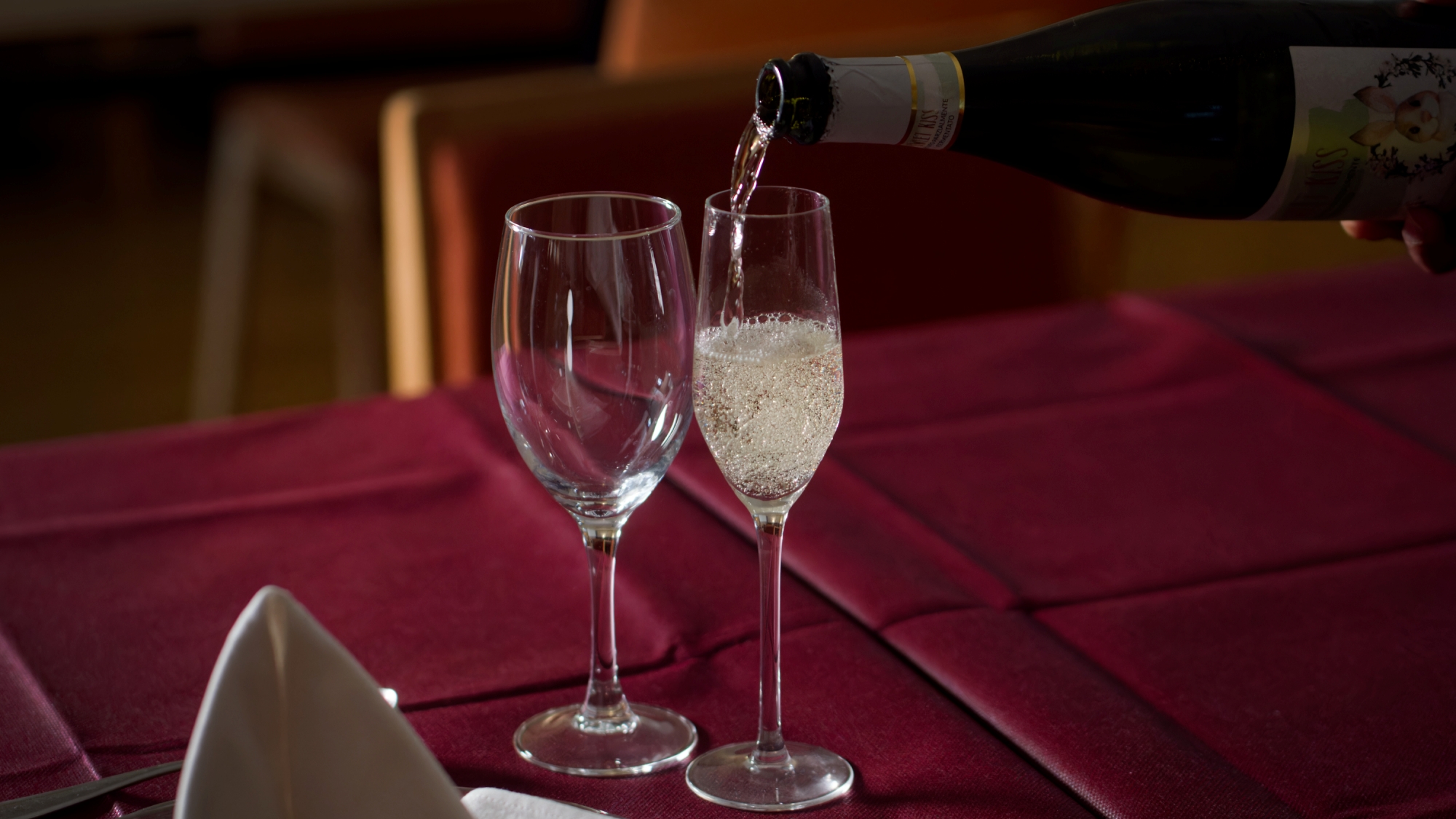 ご夕食とご一緒にシャンパンをどうぞ。