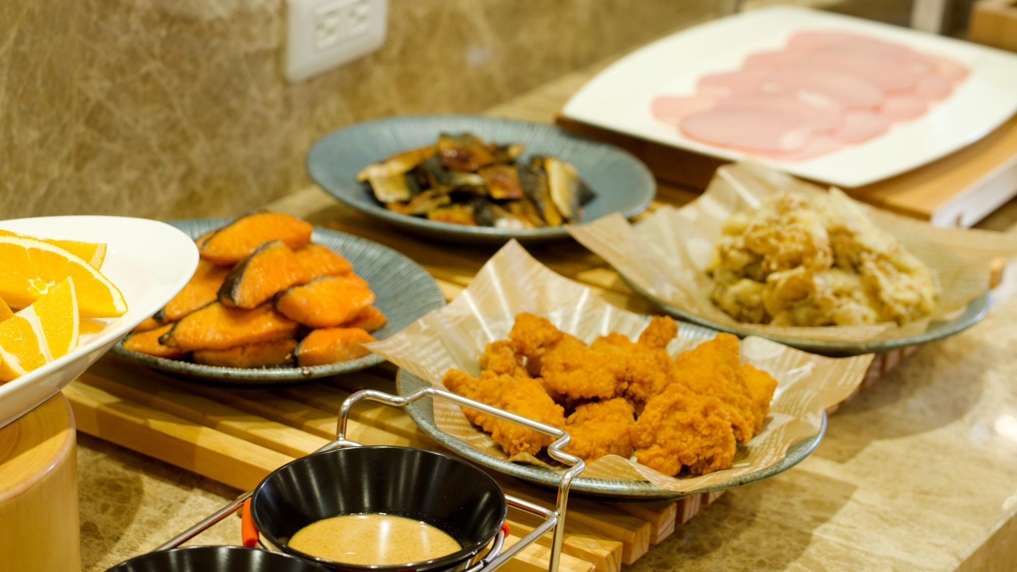 【朝食ビュッフェイメージ】和洋選べるバイキング形式です※12月～5月提供