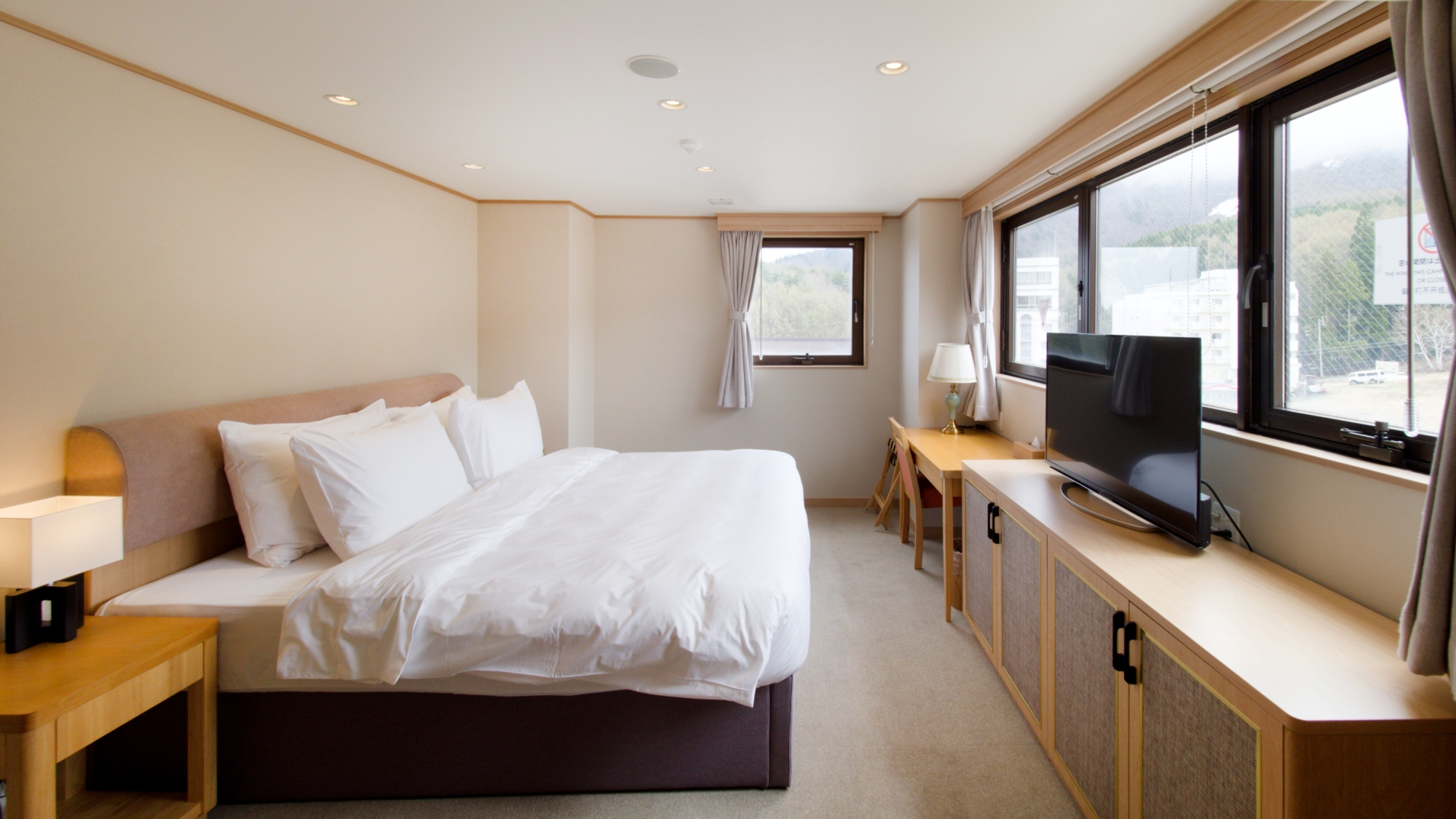 【ドラゴンスイート】お部屋からは視界を遮るもののない素晴らしい眺めが一面に広がります