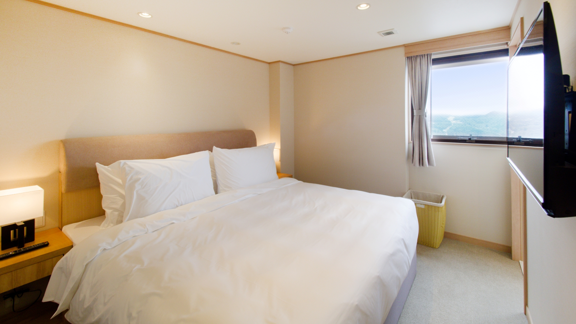 【デラックススイート／スイート】広々として快適なお部屋。出張やレジャー、リラクゼーションに最適です
