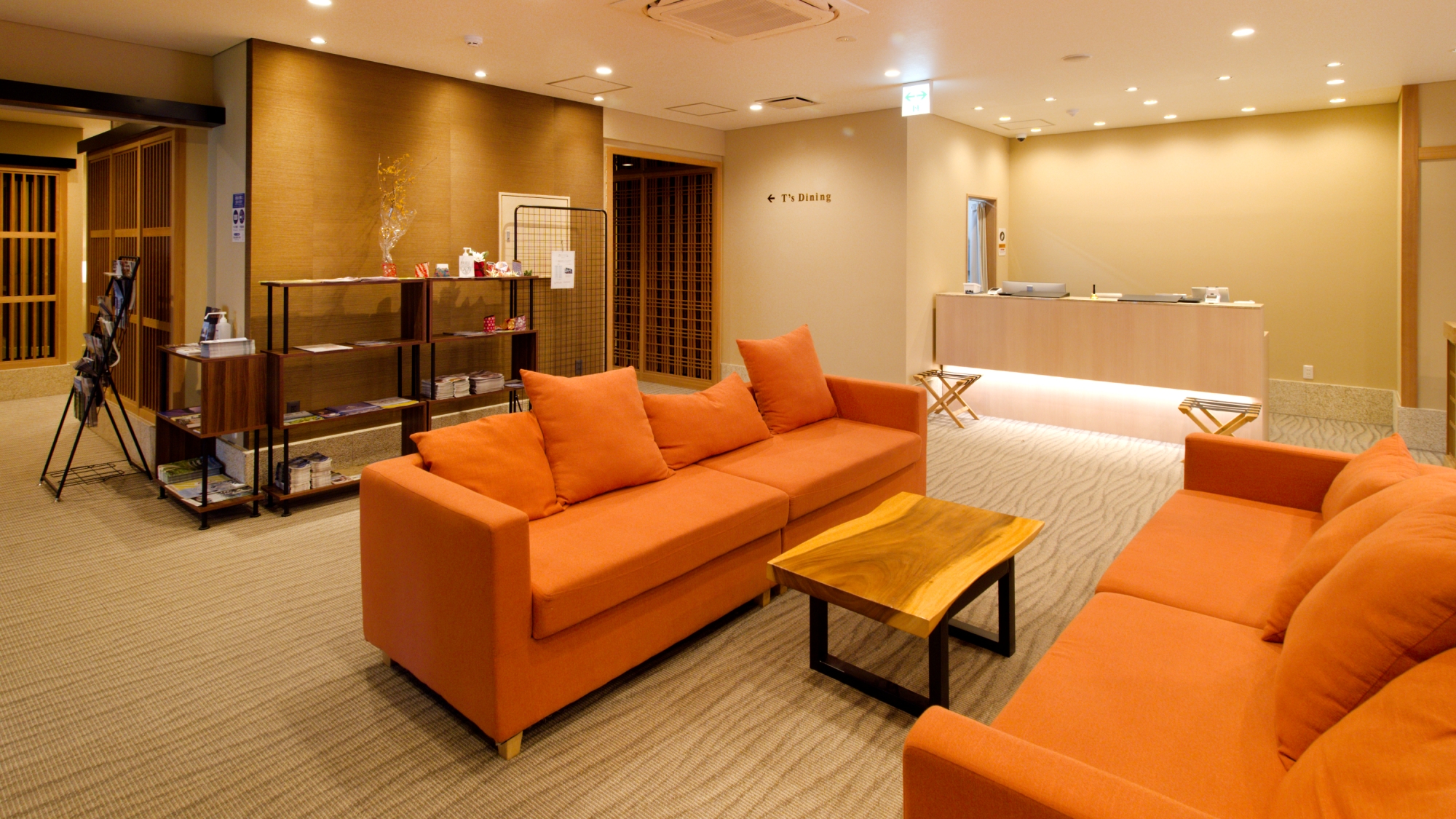 【ロビー】ご到着後、ご出発前の休憩にご利用ください