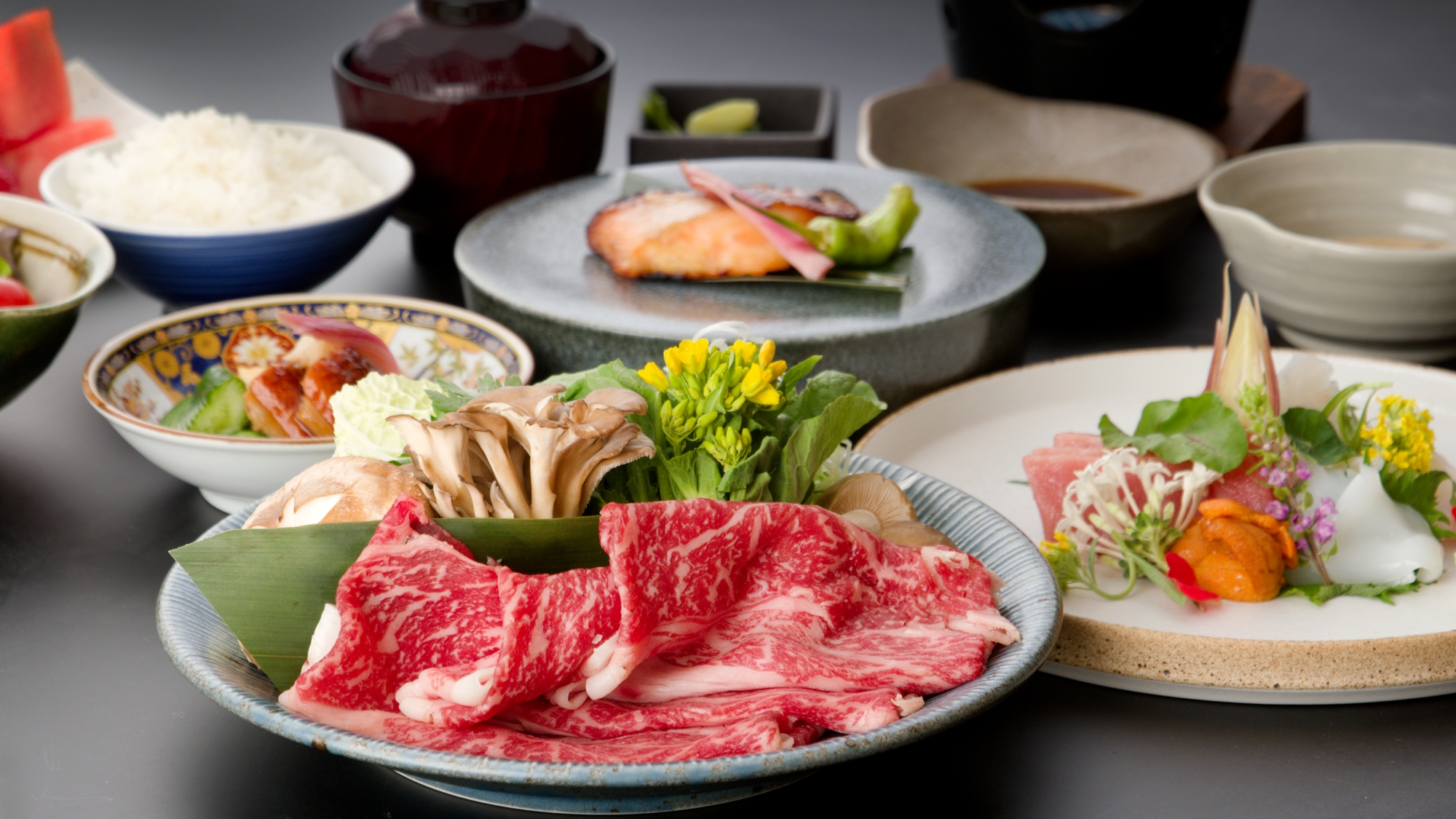 【スタンダードプランご夕食例】旬の食材と地元食材を織り交ぜた和会席をご用意