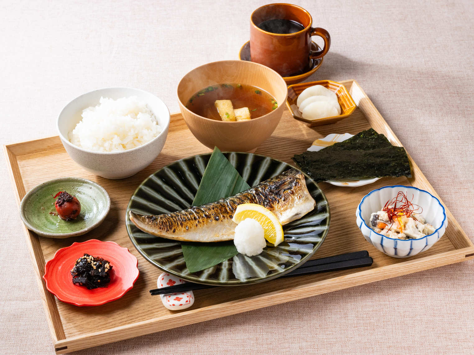 焼鯖と3つの小鉢