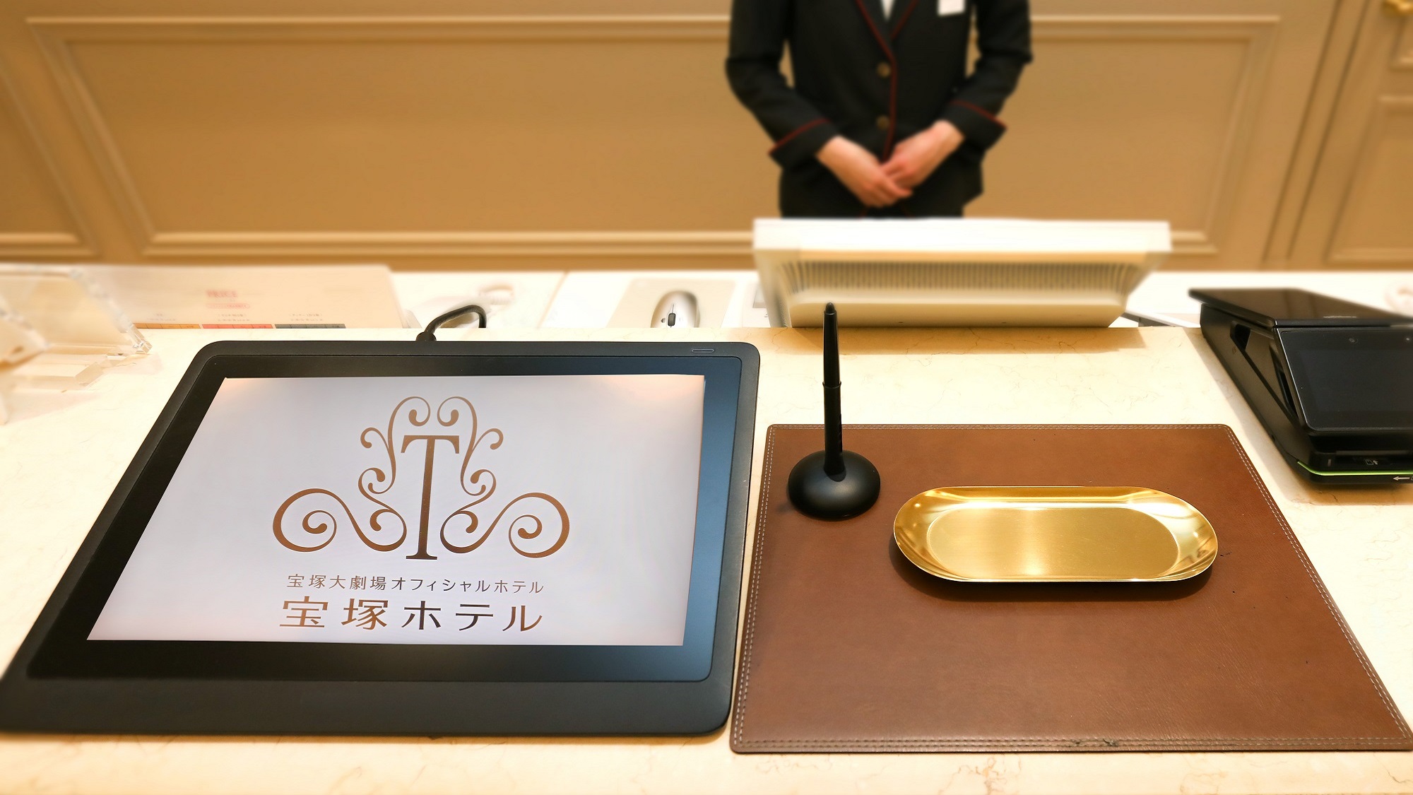 【1階】フロントカウンター