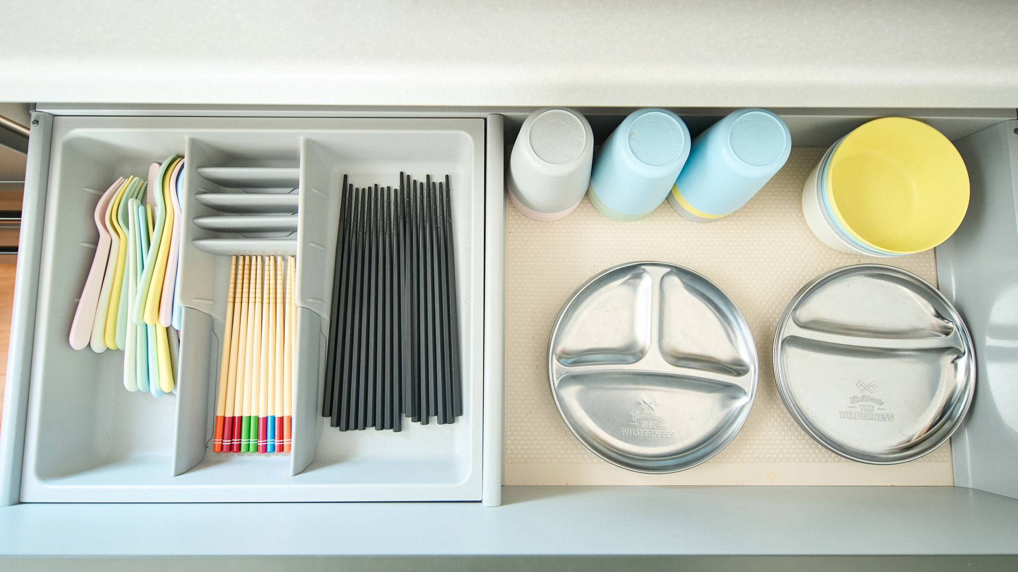 キッチン備品：食器類