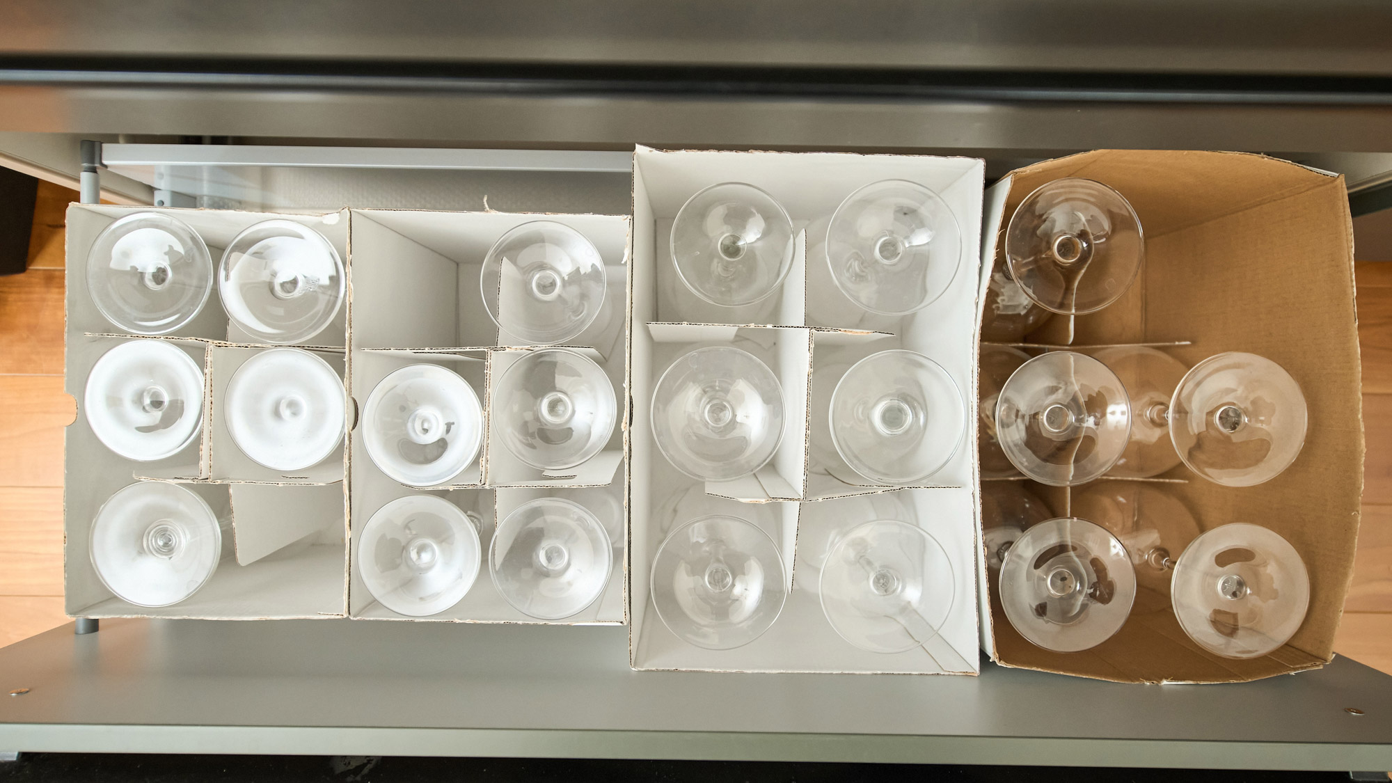 キッチン備品：食器類