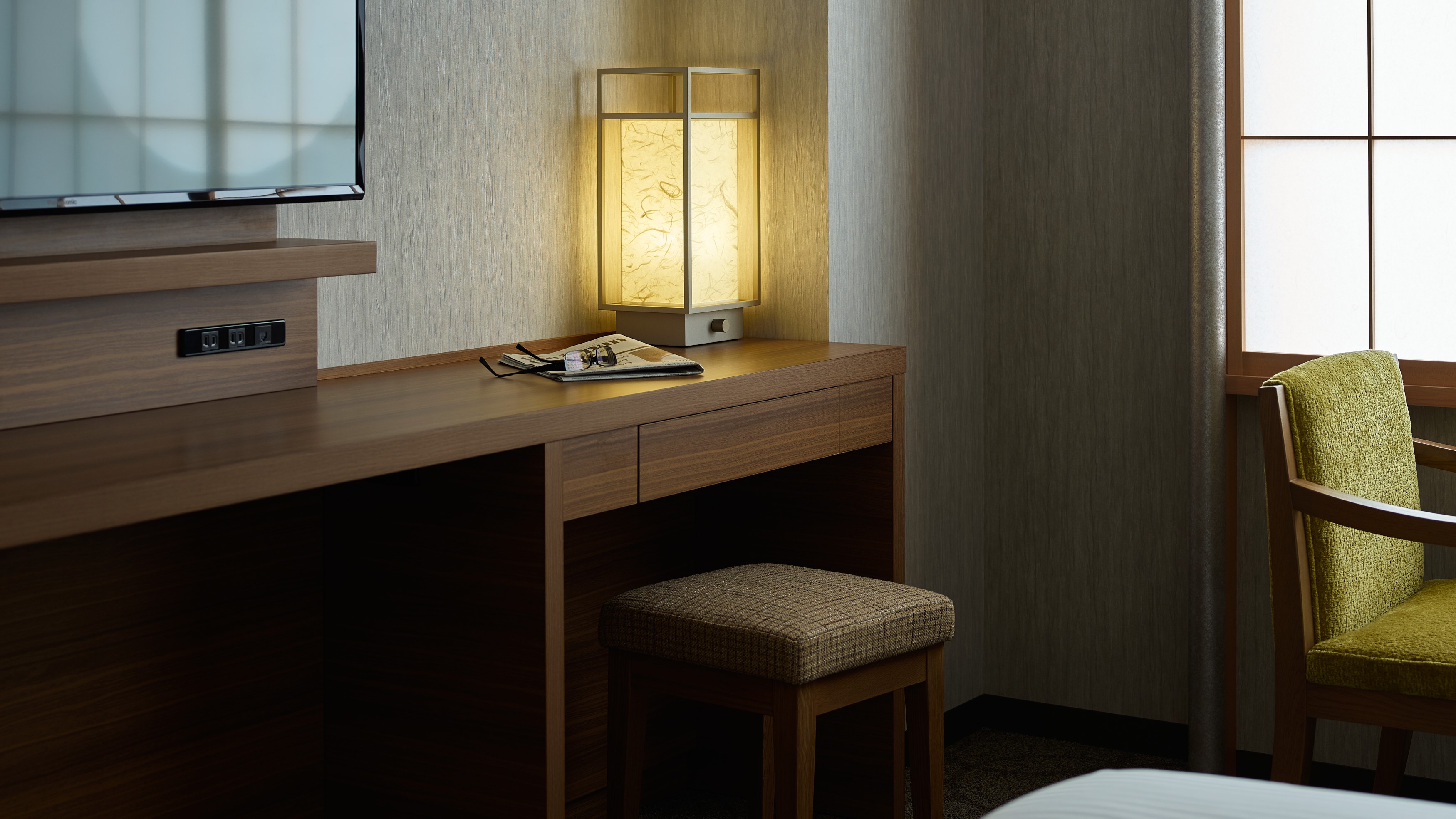 お仕事にもつかえる便利なデスクスペース