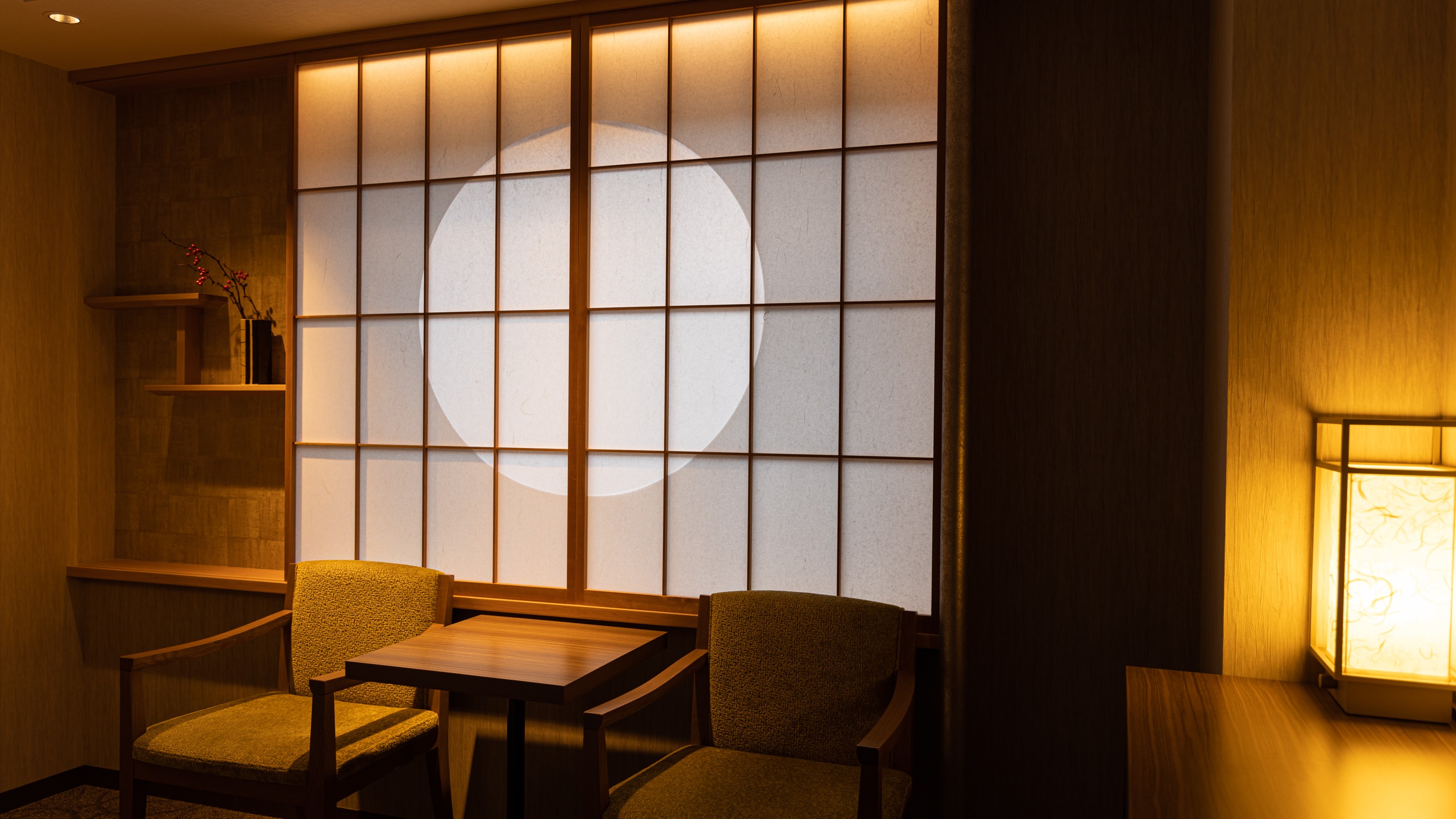 月のように浮かぶ美しい円相